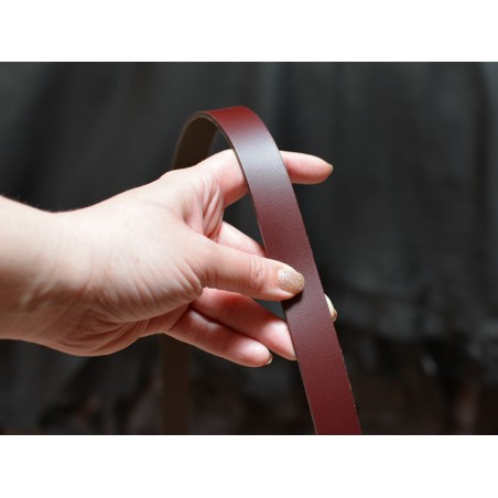 Bande lanière de cuir Bordeaux 
 - Croupon de vache - Cuir en Stock