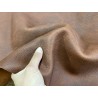 Détail peau cuir de vachette pull up brun rouge cuir en stock