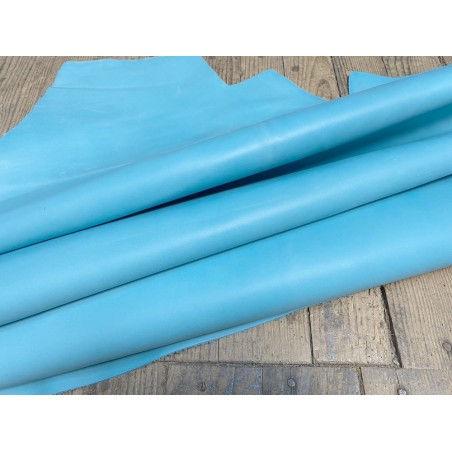 Demi peau de cuir de veau lisse bleu  maroquinerie ameublement accessoire cuir en stock