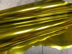 Peau de cuir de chèvre métallisé effet miroir or jaune -  maroquinerie - Cuir en Stock