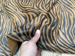 Demi-peau de veau velours zèbre - Camel - Cuir en Stock