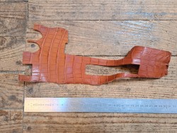 Peau de cuir de crocodile - brun caramel mat - maroquinerie - bijou - Cuir en stock