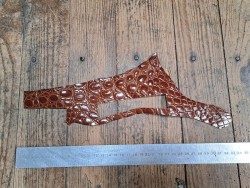 Morceau de cuir crocodile véritable - brun caramel - cuirenstock