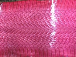 Peau de cuir de serpent - Rose corail - Cuir en Stock