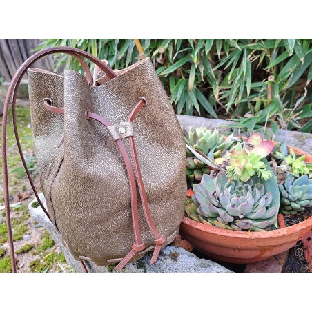 Box DIY - TUTO sac seau sans couture - coffret cuir - maroquinerie - cuirenstock
