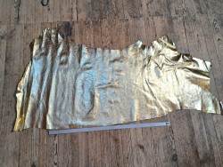 Demi peau de veau métallisé - OR - cuir en stock