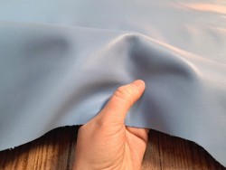 Peau de cuir de chèvre bleu ciel - Cuir en Stock