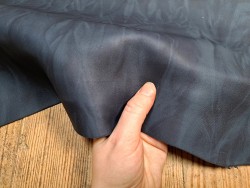 Peau de cuir de mouton nuancé - Bleu marine - vêtement - Cuir en Stock