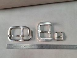 LOT de 3 boucles de ceinture - E - Bonne affaire