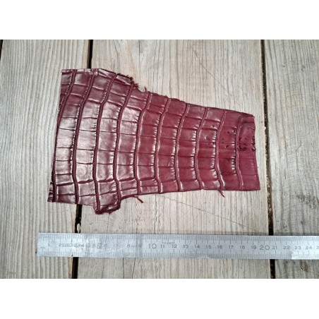 Peau de crocodile véritable - Rouge pourpre - Cuir en Stock