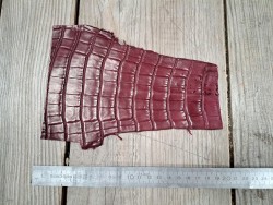 Peau de crocodile véritable - Rouge pourpre - Cuir en Stock