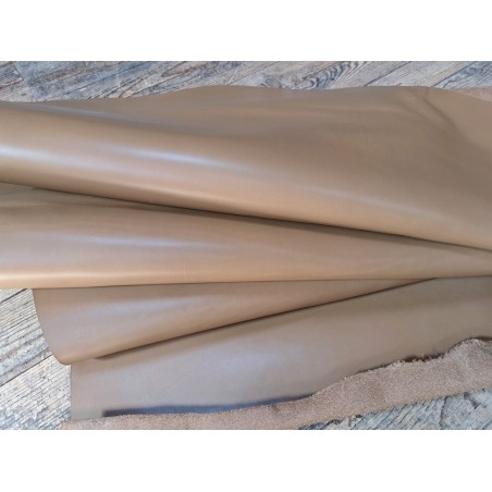 bande de vache lisse-tabac-tannage végétal-maroquinerie-accessoires-cuirenstock