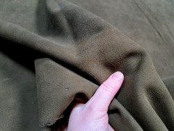 Peau de cuir de mouton velours - kaki - maroquinerie - Cuir en stock