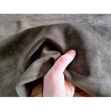 Peau de veau velours - marron vert - Cuir en Stock