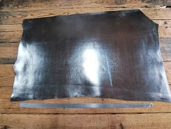 Collet de vache tannage végétal craquelé - Acier - Cuir en stock