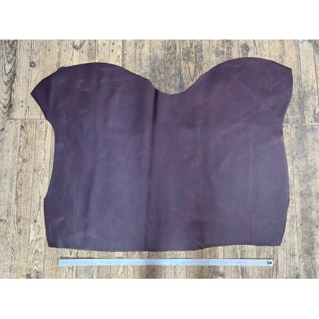 Peau de veau velours, ciré pull-up nuancé aubergine - Cuir en Stock