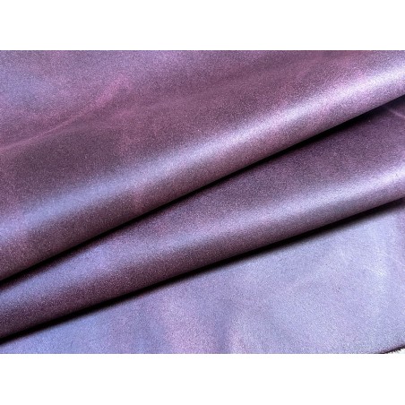 Peau de veau velours, ciré pull-up nuancé aubergine - Cuir en Stock