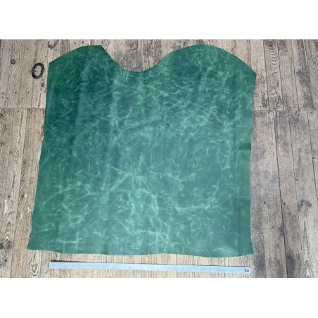 Peau de veau velours, ciré pull-up nuancé vert gazon - Cuir en Stock