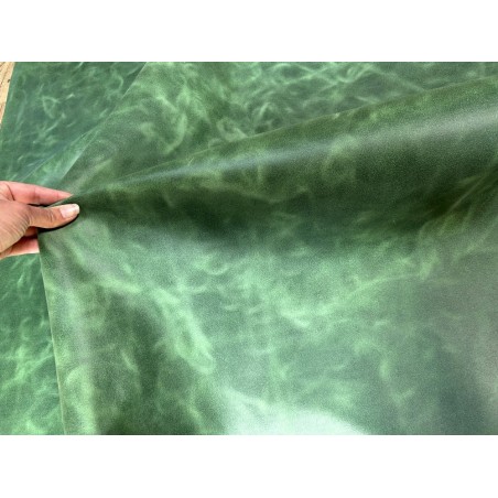 Peau de veau velours, ciré pull-up nuancé vert gazon - Cuir en Stock