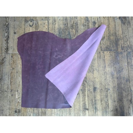 Peau de veau velours, ciré pull-up nuancé raisin - Cuir en Stock
