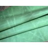 Peau de veau velours, ciré pull-up nuancé vert pomme - Cuir en Stock