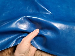 Demi-peau de cuir de vachette pullup - bleu cyan - maroquinerie - Cuir en stock