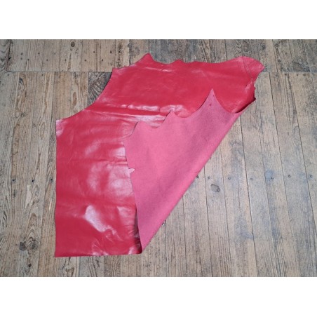 morceau de cuir de vachette pullup ciré - rose vif - maroquinerie - cuir en stock