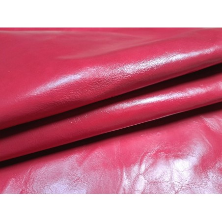 morceau de cuir de vachette pullup ciré - rose vif - maroquinerie - Cuir en stock