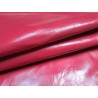 morceau de cuir de vachette pullup ciré - rose vif - maroquinerie - Cuir en stock