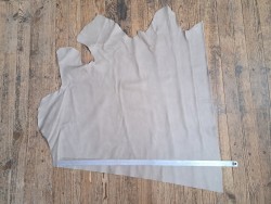 Demi-peau de cuir de vache grainée - écru - maroquinerie - cuir en stock