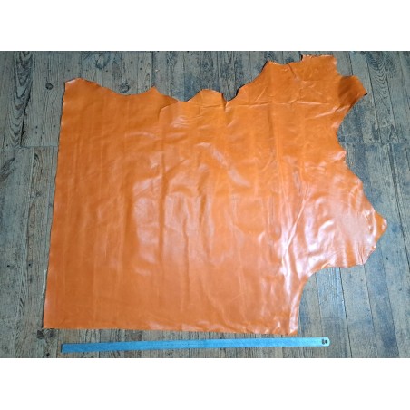 Grand morceau de cuir de vachette ciré pullup - Mandarine