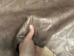 Peau de cuir d'agneau grain sovietico brun taupe - maroquinerie - Cuir en Stock