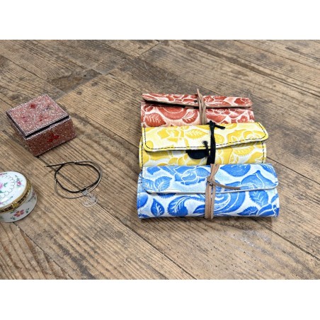 Tutoriel gratuit - cuirenstock - pochette porte bijoux en cuir fleuri