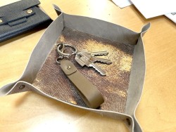 Porte clés fin en cuir avec petit mousqueton - 5 coloris - idée cadeau - goodies - Cuirenstock