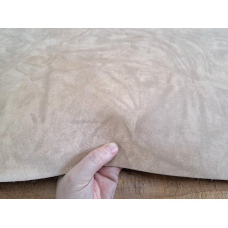 Morceau de collet de vache naturel sable – nubuck effet froissé