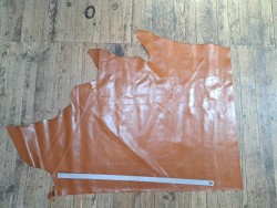 Demi-peau de cuir de vachette finition ciré pullup brun camel - maroquinerie - Cuir en stock