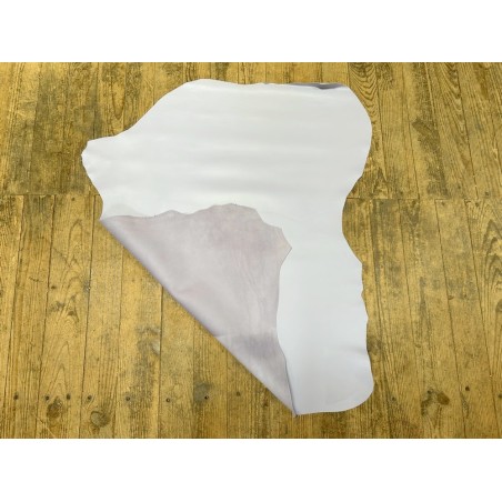 Peau de cuir d'agneau lisse parme - Cuir en Stock