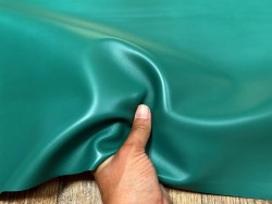 Peau de cuir d'agneau lisse vert - Cuir en Stock