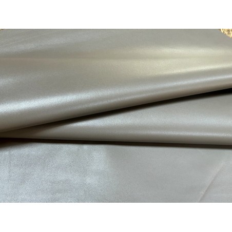 Peau de cuir d'agneau lisse gris taupe  - Cuir en Stock