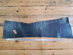 Morceau de collet tannage végétal - Noir - Cuir en Stock