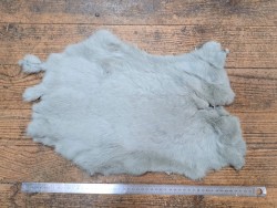 Peau de lapin en poil - Vert d'eau - Cuir en Stock