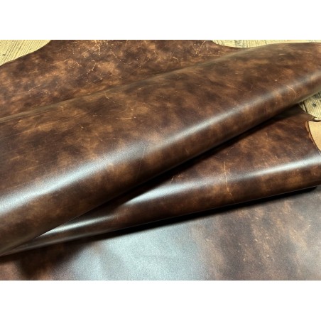 Demi-peau de cuir de veau BOX lisse - tannage ferme - nuancé effet tamponné - brun - Cuir en Stock
