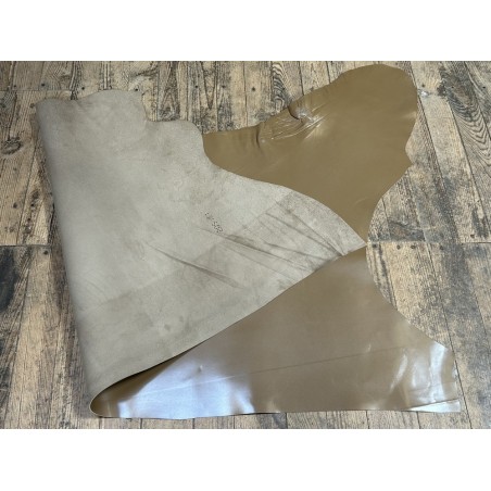 Demi-peau de cuir de veau BOX lisse - tannage ferme - SAVANE - Cuir en Stock
