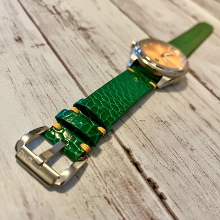 Création d'un bracelet de montre en cuir de queue de castor - Cuir en Stock