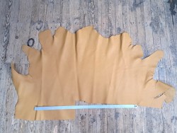 Morceau de cuir de taurillon - Jaune moutarde - Cuir en Stock