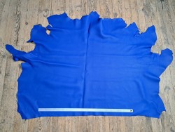 Morceau de cuir de taurillon - Bleu cyan - Cuir en Stock