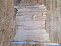 Peau de cuir de chèvre métallisé - irisée - beige - Cuir en stock