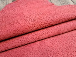 Peau de cuir de chèvre - pépites - rouge mat - Cuir en Stock