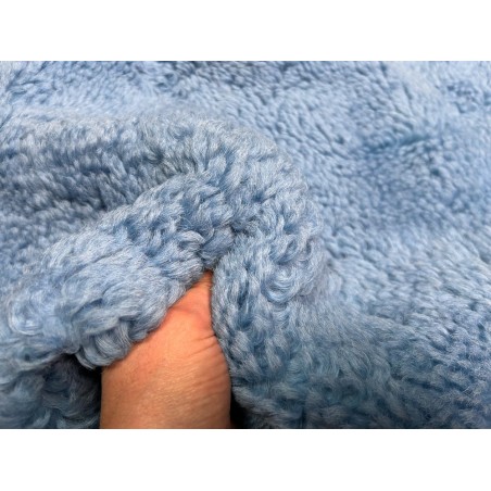 Peau de mouton lainée frisée bleu jeans – Dos velours – Qualité italienne – Série limitée - Cuir en Stock