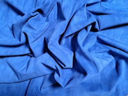 Peau de veau velours - bleu denim - Cuir en Stock